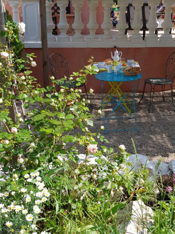 Mas D'Azur Bed & Breakfast Roquefort-les-Pins Exterior photo